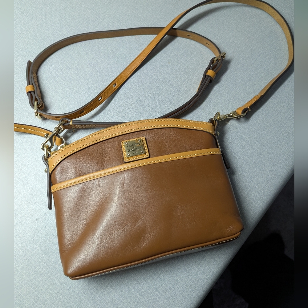 Dooney & Bourke Wayfarer Domed Crossbody Brown Leather Bag - Picture 3 of 15